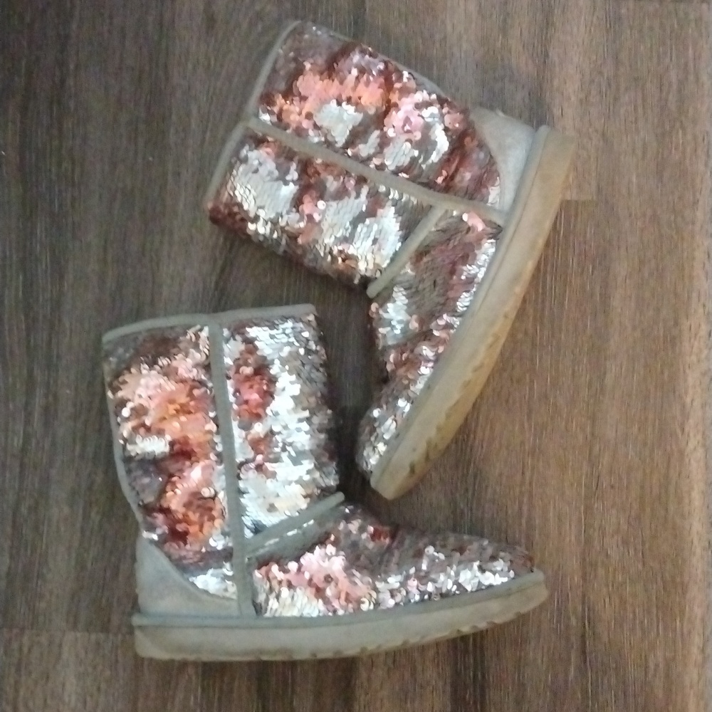 UGG- Silver Sequin Boots Size 7.5-8